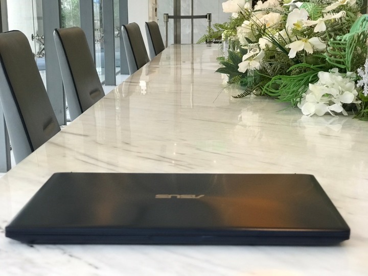ZenBook 13 UX334 皇家藍小小惹人愛