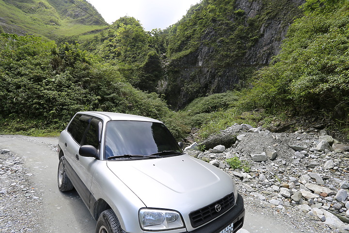 1代RAV4:都會休旅車打卡景點-武荖坑林道