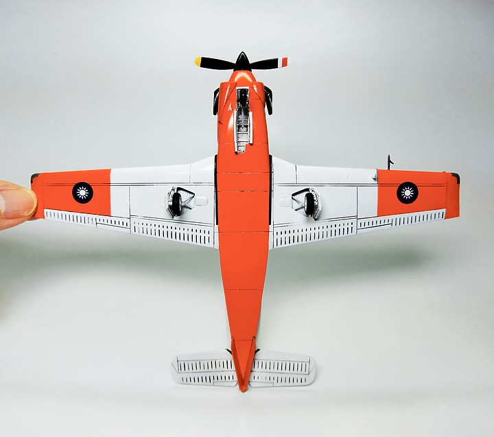 Czech Model 1/48 T-34C 初級教練機