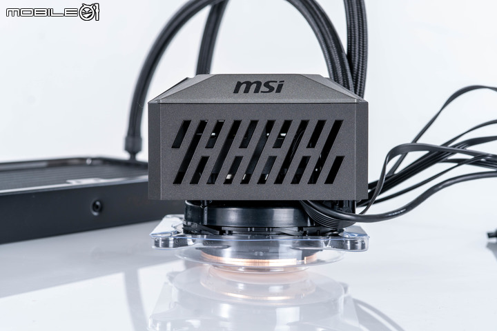 MSI MPG CORELIQUID K360 AIO 水冷散熱器開箱實測 水冷頭風扇加持提高散熱力