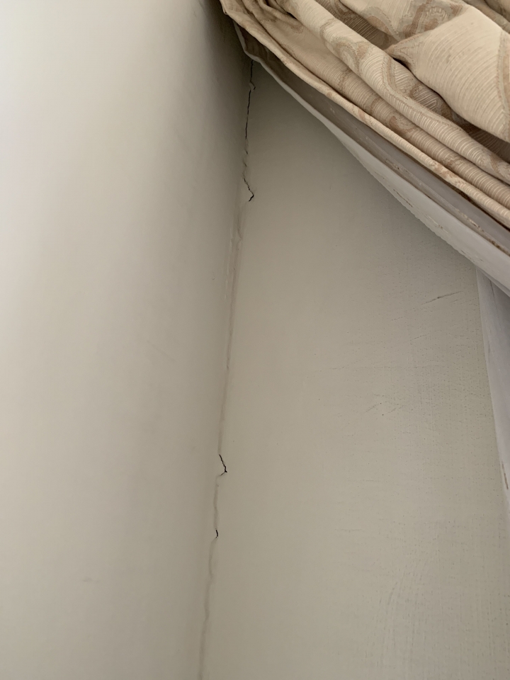 ［請益］中古屋牆面裂痕