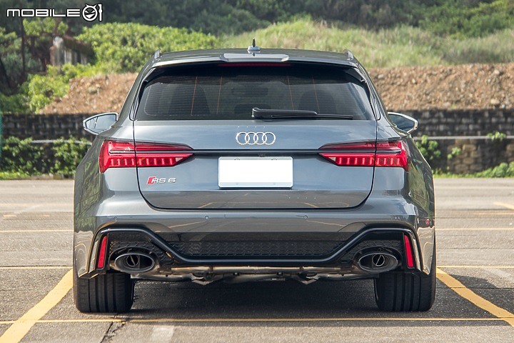 Audi RS 6 Avant 試駕|讓你全家狂一下的 600hp 性能旅行車!