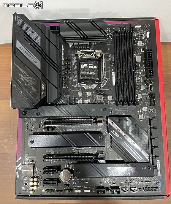 信仰規格兼具11代F好搭檔 ROG STRIX B560-F GAMING WIFI 開箱