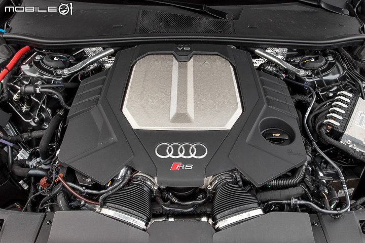 Audi RS 6 Avant 試駕|讓你全家狂一下的 600hp 性能旅行車!