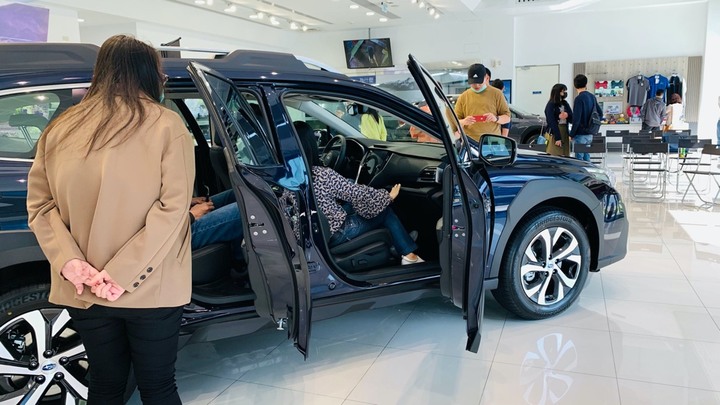 所以我週末就去看車了,Subaru All New Outback
