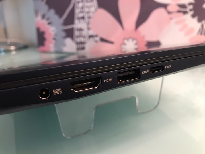 ZenBook 13 UX334 皇家藍小小惹人愛