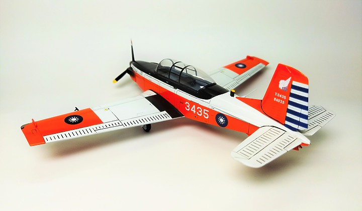 Czech Model 1/48 T-34C 初級教練機