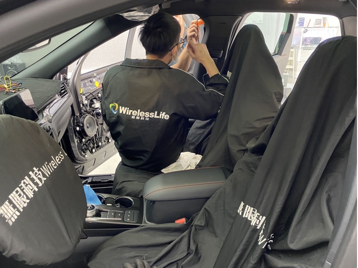 我的新KUGA交車啦!!! 馬上來裝行車紀錄器 WRM-S10 四路電子後視鏡~安裝分享