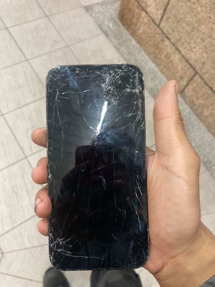 想詢問有關於iPhone原廠維修的問題
