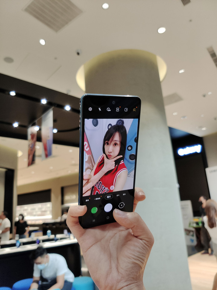 【旗艦規格下放！好玩の超值選擇】 SAMSUNG Galaxy A52 5G 實機上手體驗！