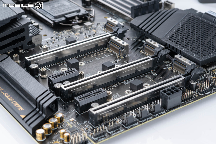MSI MEG Z590 ACE 主機板開箱實測 以冷靜發揮效能的實力選手