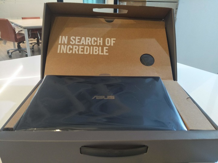 ZenBook 13 UX334 皇家藍小小惹人愛