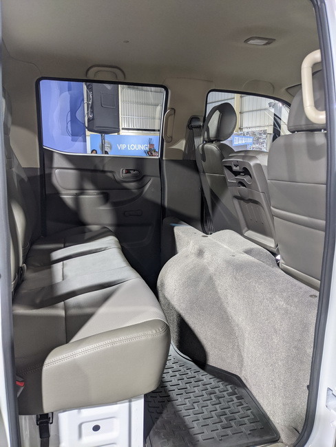 第一次看商用車展(FUSO、賓士、 SITRAK、IVECO、HYUNDAI、IZUZU、FORD、SUZUKI)