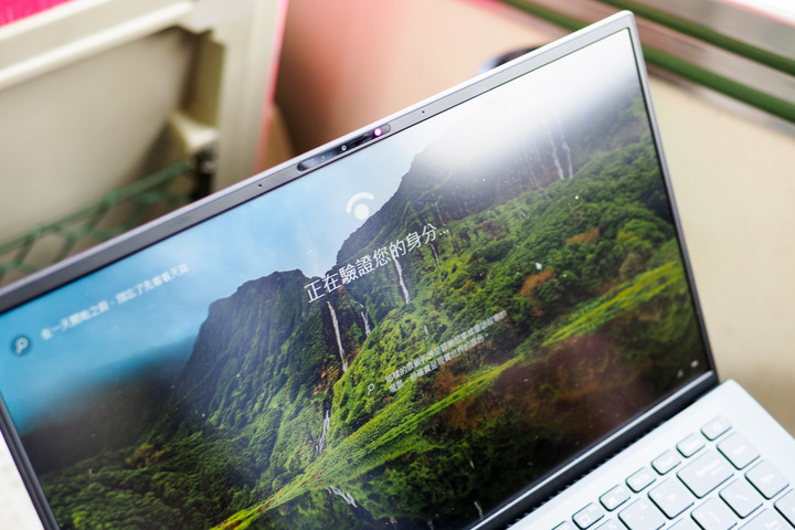 差點被風吹走的ASUS UX435EGL