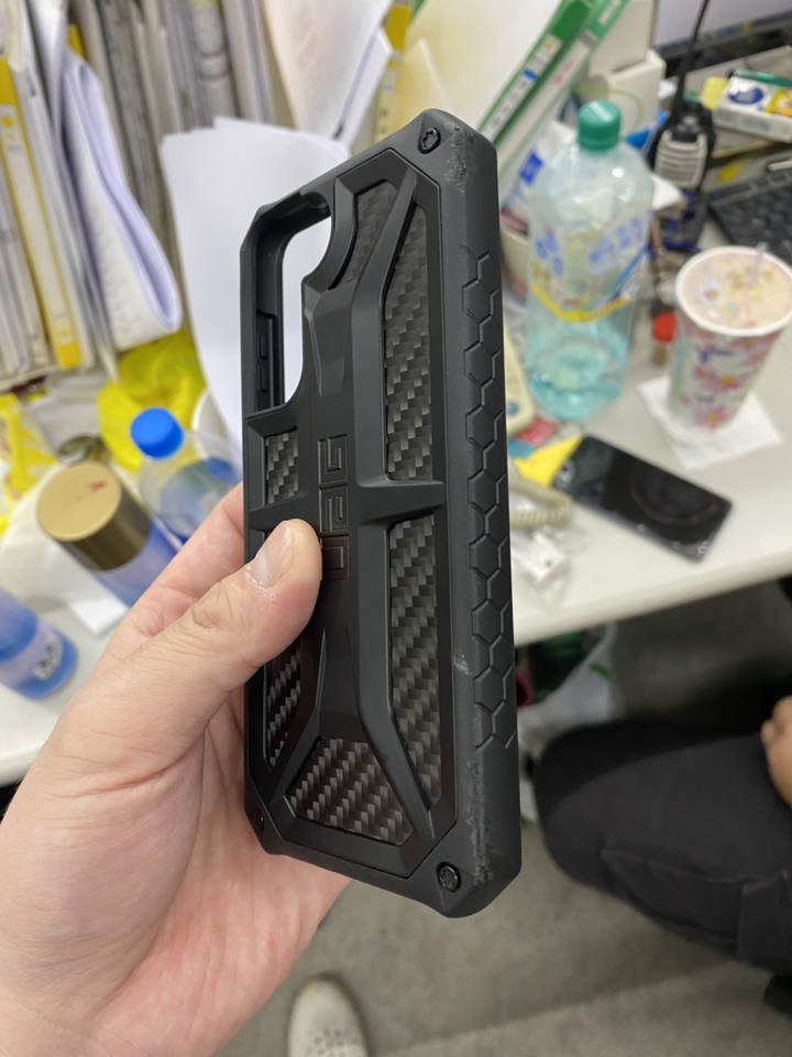 UAG S21 手機殼會跟手機分離......客服告訴你:請多見諒!!