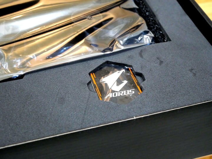 終於入手空氣顯卡 AORUS RTX 3060 Ti MASTER 8G