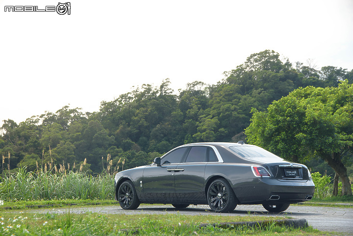 Rolls-Royce New Ghost試駕｜凌駕於萬車之上，高度無可比擬！