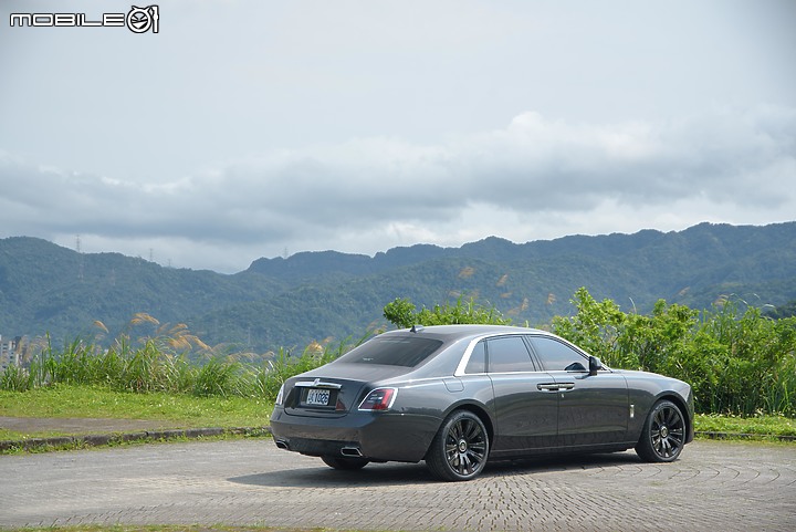 Rolls-Royce New Ghost試駕|凌駕於萬車之上,高度無可比擬!