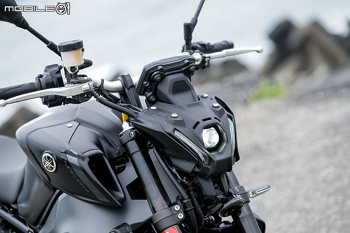 2021 YAMAHA MT-09 公路試駕｜IMU 導入 電控加量不加價