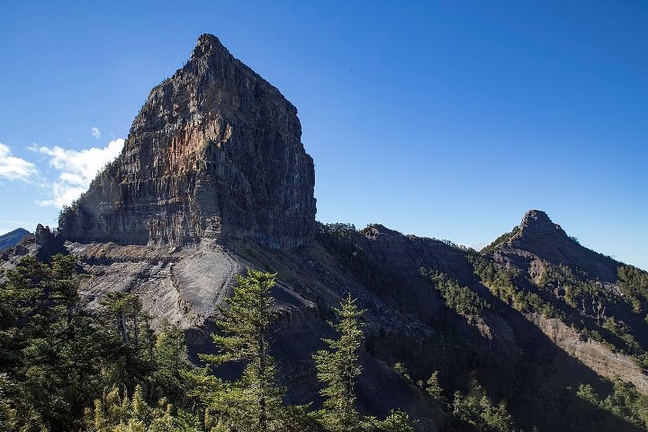 世紀奇峰-大霸群峰之旅