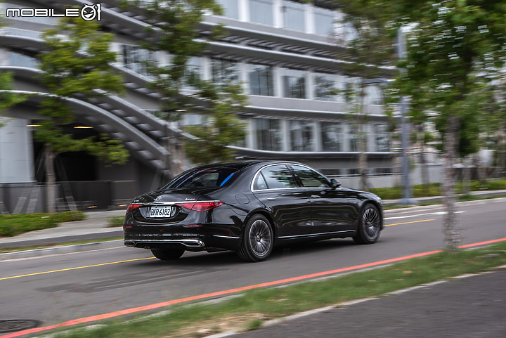 Mercedes-Benz S500 4MATIC L試駕|智慧超乎想像,豪華標竿不容置疑!