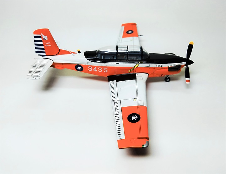 Czech Model 1/48 T-34C 初級教練機