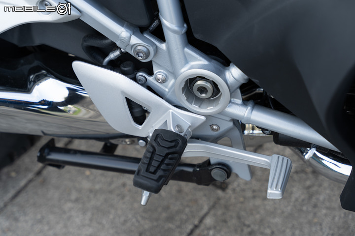2021 BMW Motorrad R 1250 RT 試駕｜搭載 ACC 自動跟車，劃時代科技休旅登場！
