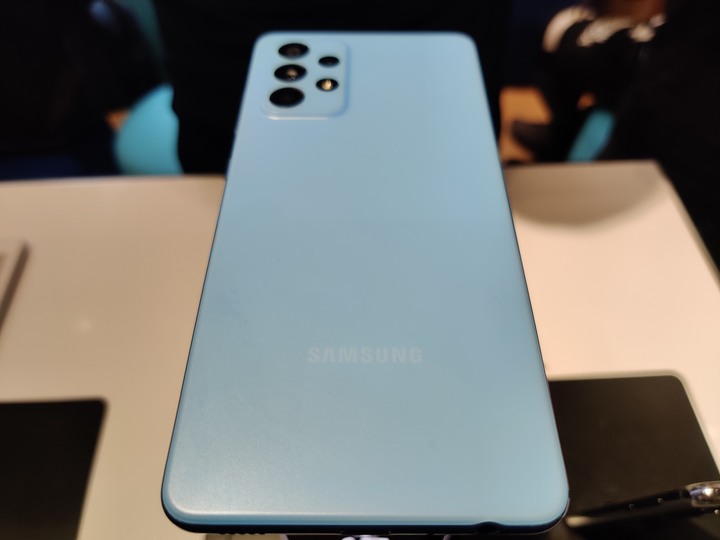 【旗艦規格下放！好玩の超值選擇】 SAMSUNG Galaxy A52 5G 實機上手體驗！