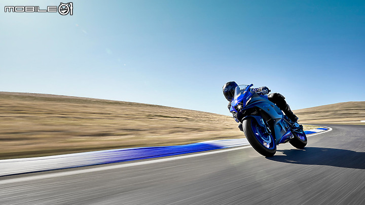 【海外快訊】2021 YAMAHA YZF-R7 正式發表!公路與賽道都是 R-DNA 的天下!