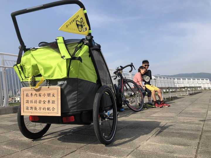 都樂親子拖車-Cab2首航來去八里玩沙踏浪