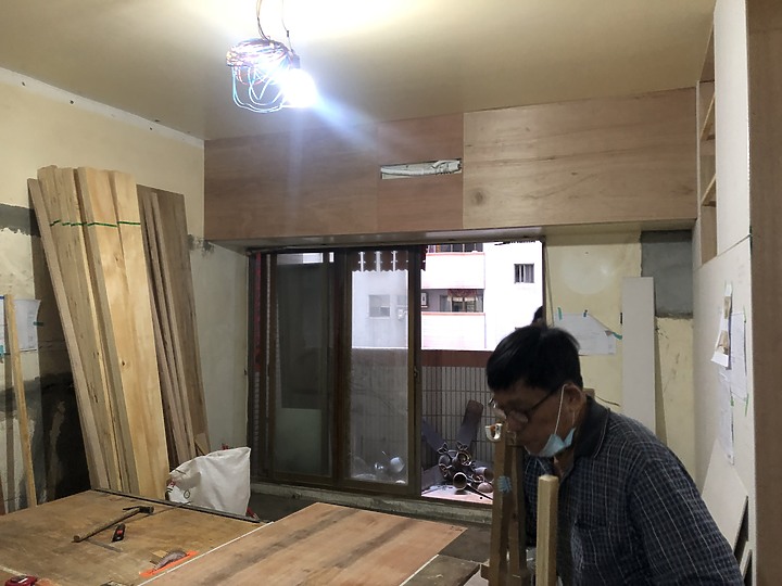 ［開箱］高雄20年中古屋翻新，輕工業森林風單身男子共享空間
