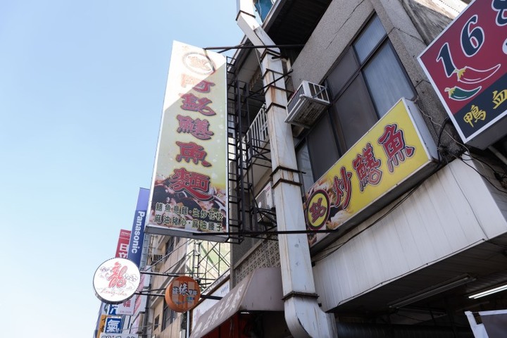 探訪美食之都！挖掘台南道地小吃、來去台版撒哈啦沙漠拍美照