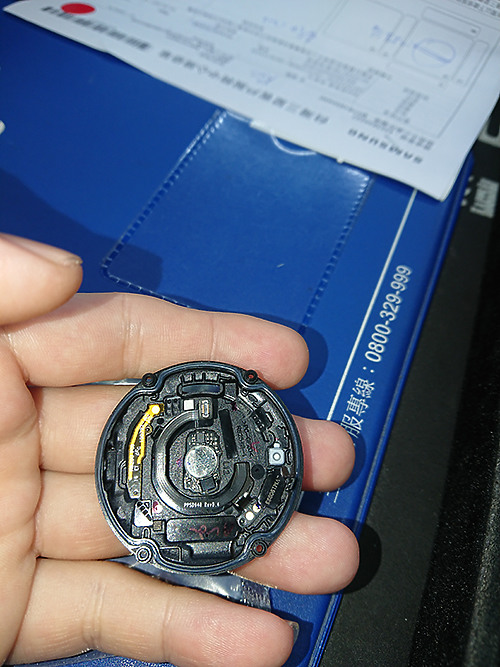 Galaxy  active 2 watch 3 使用者注意!! 背蓋心律與充電模組的位置