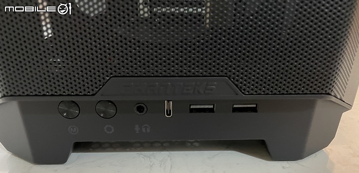 2千出頭=巨嬰 ITX 追風者 PHANTEKS P200A @5700G 試裝