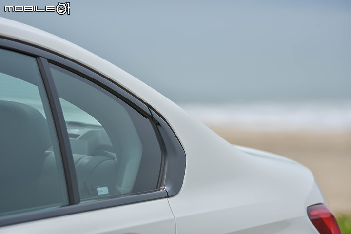 BMW 330i Midnight 夜型版試駕 │ 烈日同樣精彩,格調與超值同時享有!