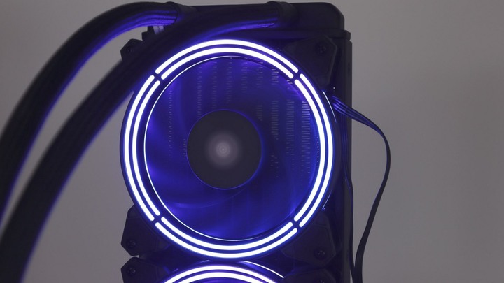 點我看大圖 價格客家,用料不差,高 C/P 值。darkFlash SYMPHONY TR360 A-RGB 一體式水冷