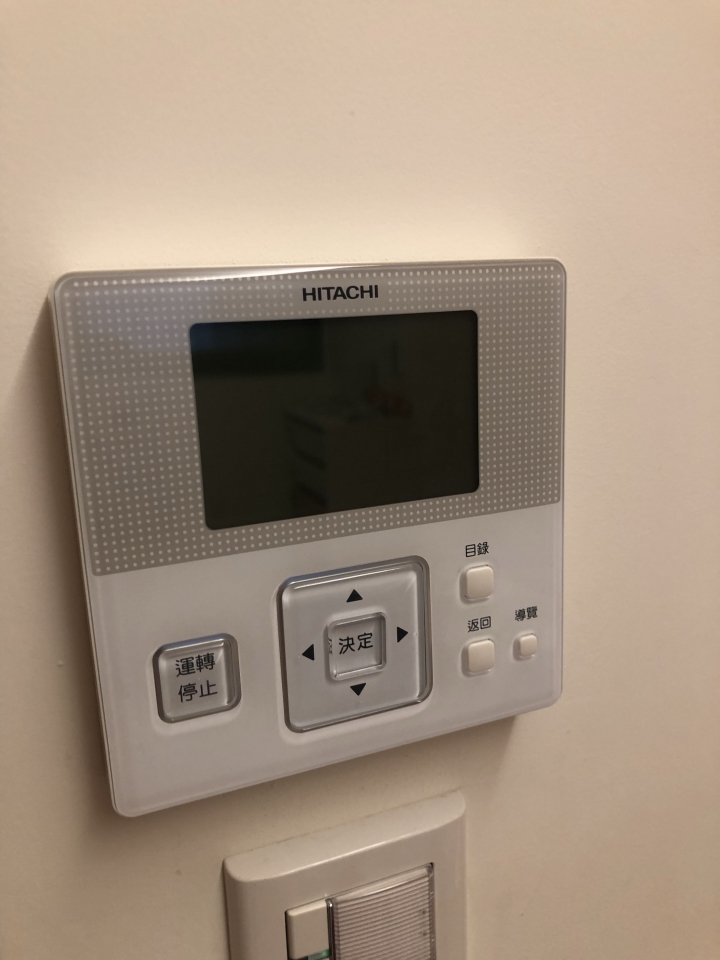 日立一對多多聯式冷氣耗電,面板畫面會自然消失