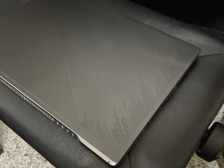 點我看大圖 因防疫要遠距教學, 既然買到了 ROG Zephyrus G15 那就來開箱吧!