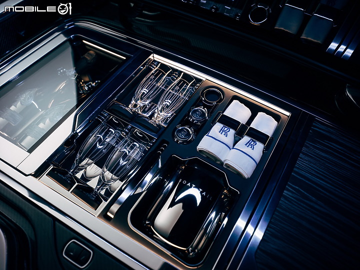 【海外新訊】Rolls-Royce 打造獨一無二訂製車款「Boat Tail」,闡述品牌 Coachbuild 車體客製化精神!