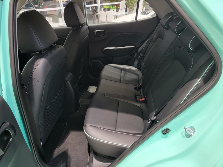 點我看大圖 Hyundai Venue「堤芬妮 · 藍」「珍妮佛 · 黃」 靜態賞車