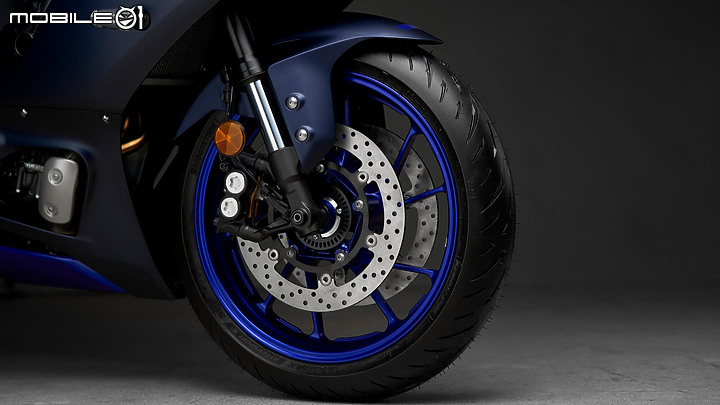 【海外快訊】2021 YAMAHA YZF-R7 正式發表！公路與賽道都是 R-DNA 的天下！