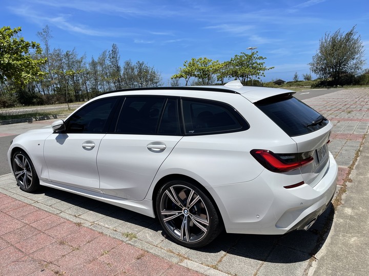 2021 BMW 330i touring開箱+用車及問題點心得分享(2023.8.6更新)