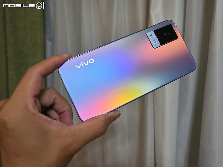 點我看大圖 旗艦性能等級 vivo S9 開箱 4400萬畫素超強自拍照相手機 - (V21 的陸版 )