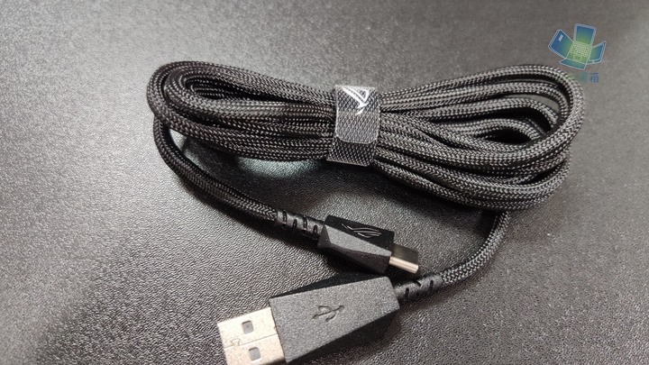 【小宅開箱】ROG Gladius III Wireless電競滑鼠，神鬼戰士再進化，升級ROG微動及零延遲技術打造最速傳說