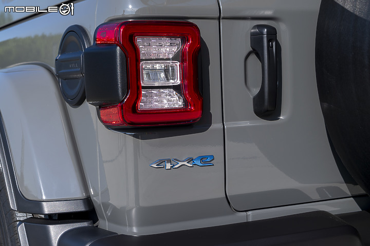 【海外新訊】插電藍哥,Jeep推出Wrangler 4xe,剽悍本領依舊更能純電行駛。