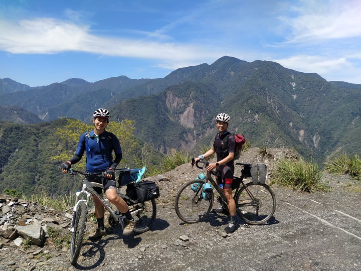 三天兩夜七彩湖越野登山車初體驗