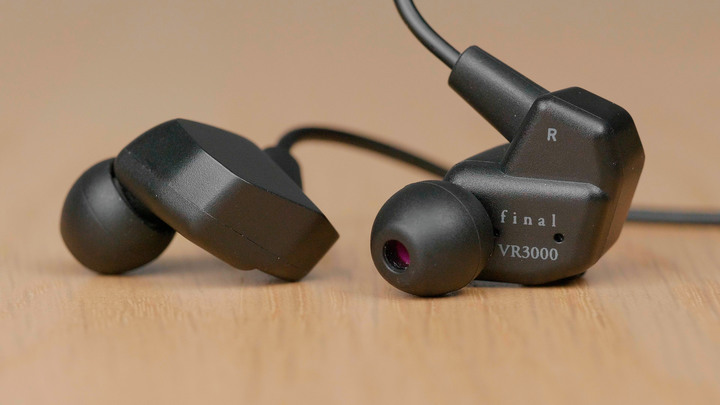 點我看大圖 入門有線耳機推薦 final A3000 / A4000 / VR3000 / Acoustune HS1300SS