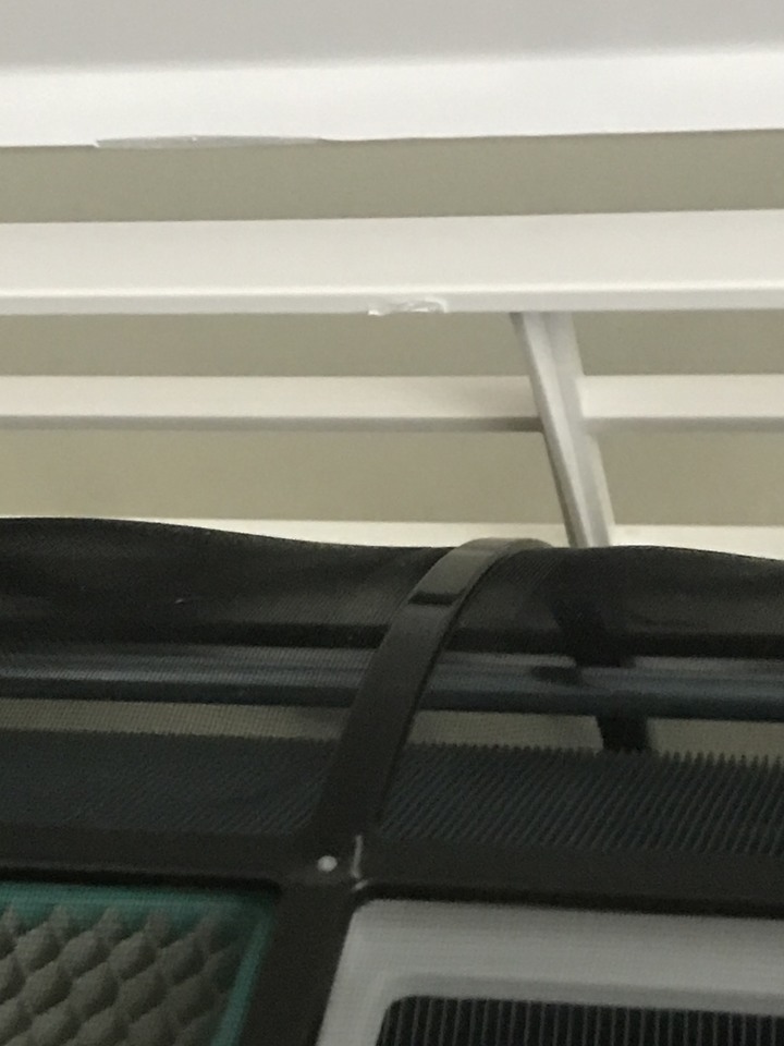 日立冷氣這是瑕疵嗎?
