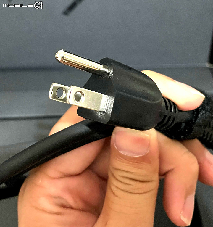 因防疫要遠距教學, 所以挑 ROG Zephyrus G15 (GA503QM) 來使用吧 – 採購篇