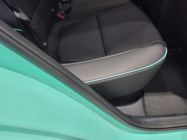 點我看大圖 Hyundai Venue「堤芬妮 · 藍」「珍妮佛 · 黃」 靜態賞車